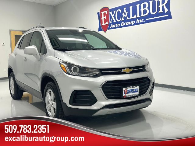 Silver Ice Metallic 2017 Chevrolet Trax SUV / Crossover All-Wheel Drive