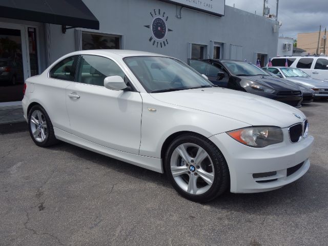 White 2010 BMW 1 Series 128i Coupe RWD Coupe Rear-Wheel Drive