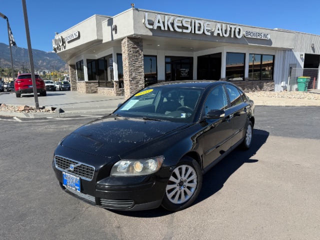 Black 2005 Volvo S40 Sedan Front-Wheel Drive