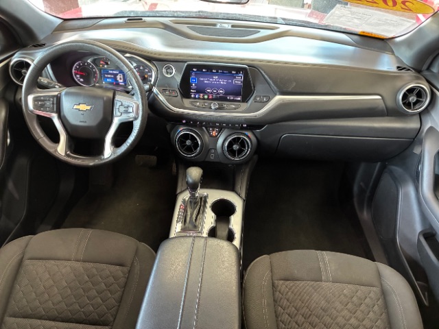 View vehicle photo 3