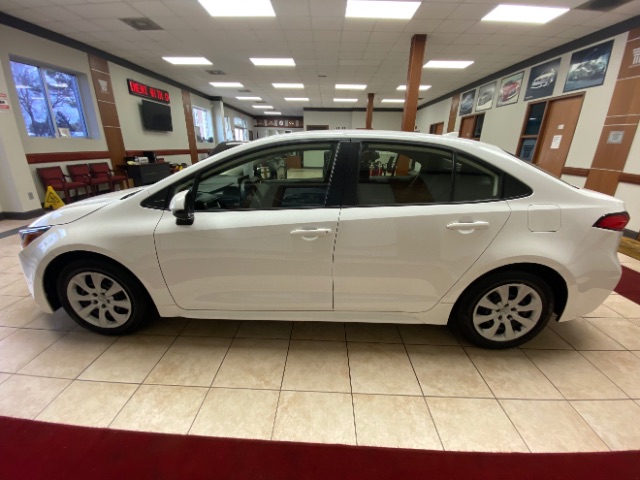 View vehicle photo 4