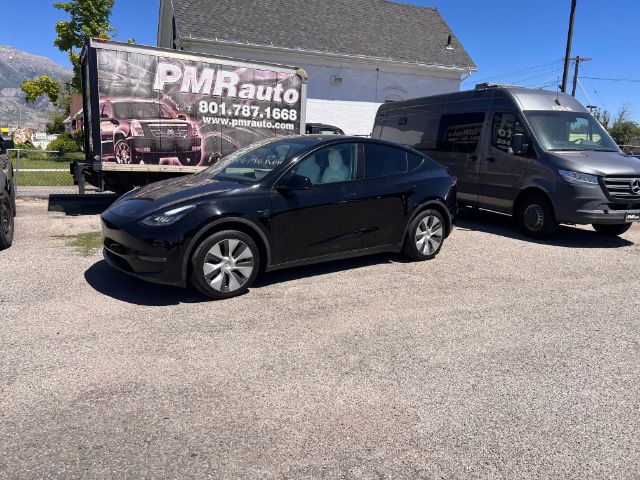Solid Black 2022 Tesla Model Y Long Range AWD SUV / Crossover All-Wheel Drive Automatic