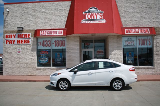 2015 Ford Fiesta SE Sedan
