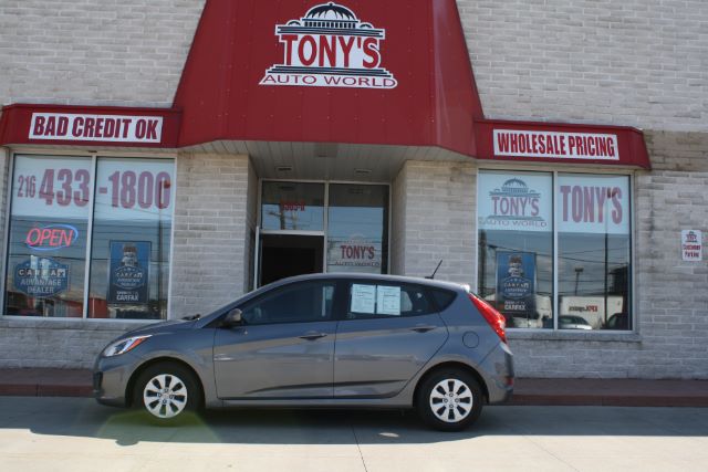 2017 Hyundai Accent SE 5-Door 6A