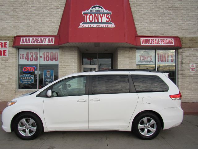 2012 Toyota Sienna LE FWD 8-Passenger V6