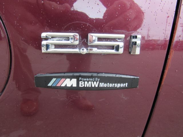2003 BMW Z4 2.5i in Cleveland