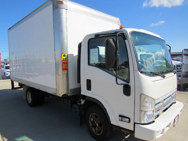 2013 Isuzu NPR 14ft BOX TRUCK GAS