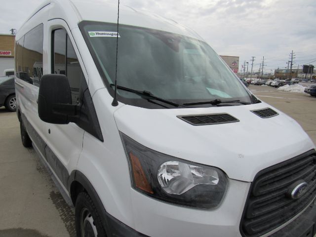 2018 Ford Transit 350 Wagon Med. Roof XL w/Sliding Pass. 148-in. WB