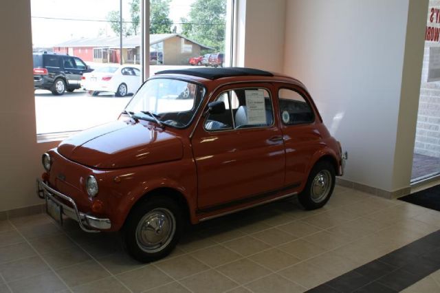 1972 Fiat 500 scappottabile in Cleveland
