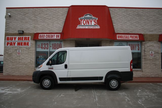 2017 RAM Promaster 1500 Low Roof Tradesman 136-in. WB