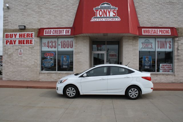 2015 Hyundai Accent GLS 4-Door 6A