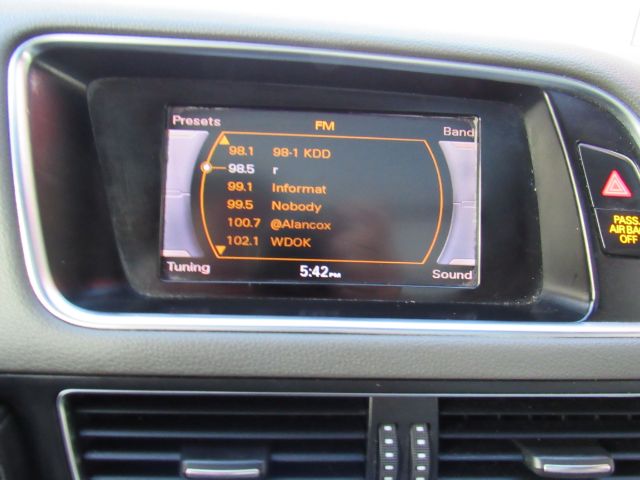 2010 Audi Q5 3.2 quattro Premium in Cleveland