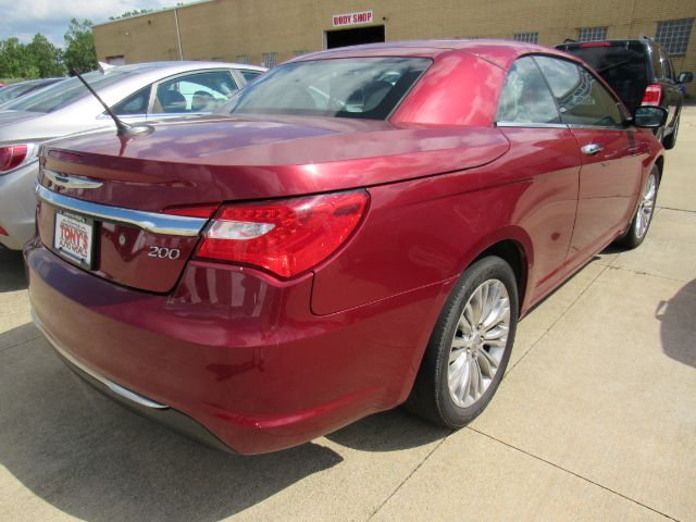 2012 Chrysler 200 Limited Convertible in Cleveland
