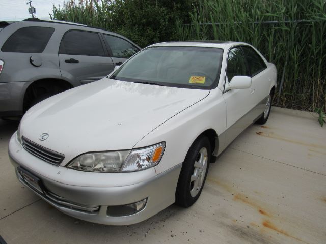 2000 Lexus ES 300 Base
