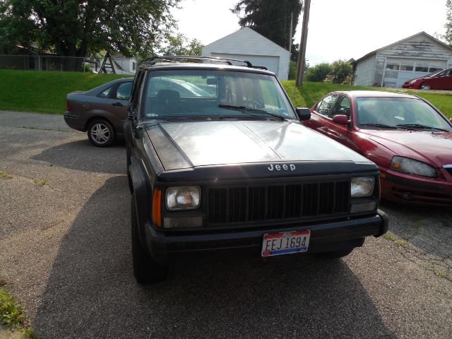 1993 Jeep Cherokee Sport 4-Door 4WD at Rich Auto Sales