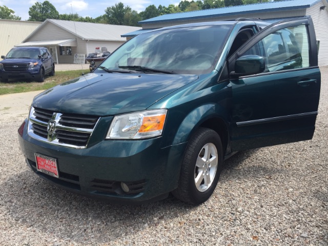 2009 Dodge Grand Caravan SXT at Rich Auto Sales