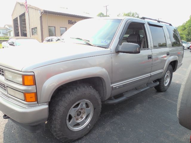 2000 Chevrolet Tahoe 4WD at Rich Auto Sales
