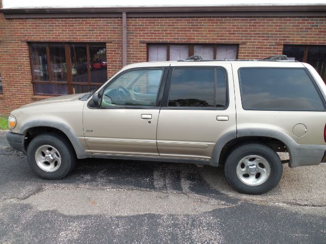 1999 Ford Explorer XLT 4WD at Rich Auto Sales