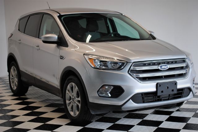 Used 2017 Ford Escape Se Fwd Ingot Silver Metallic For Near Used 2017 Ford Escape Se Fwd Ingot Silver Metallic