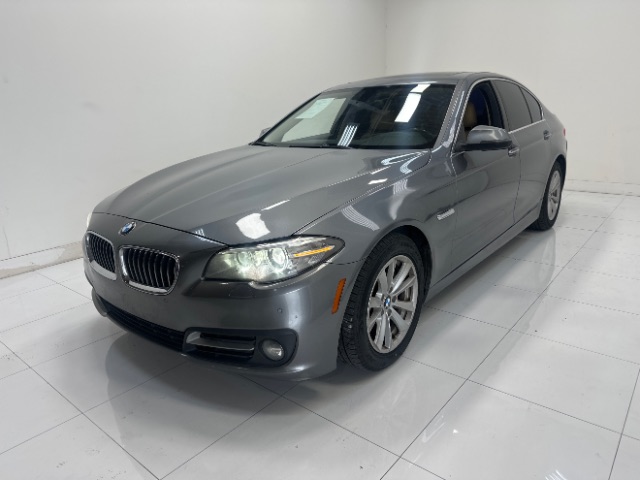 2015 BMW 5 Series 528i xDrive Sedan's photo