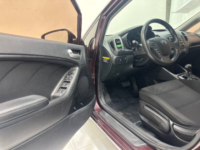 2017 Kia Forte LX 6A