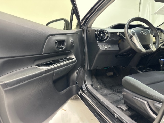 2016 Toyota Prius c Two