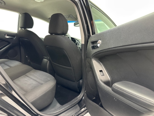 2016 Kia Forte 5-Door LX