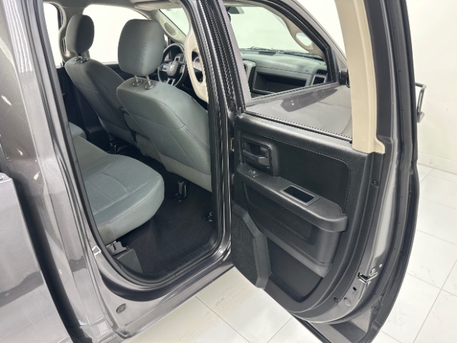 2017 Ram 1500 Express Quad Cab 4×4 6’4 Box