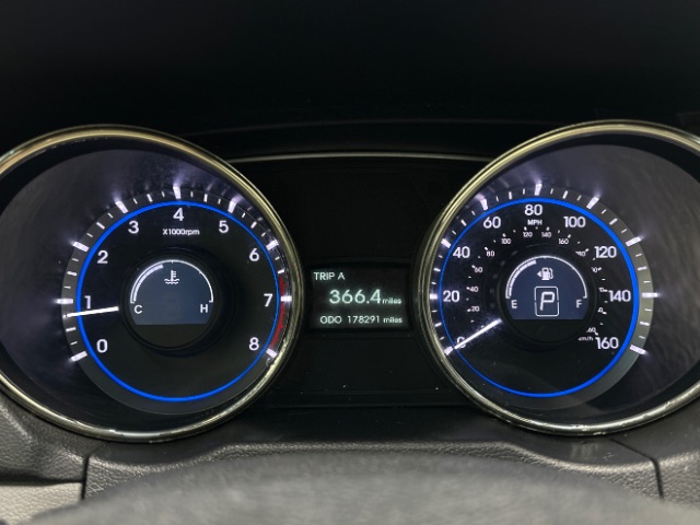 2011 hyundai sonata SE