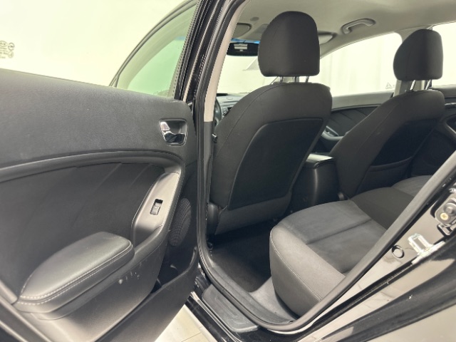 2016 Kia Forte 5-Door LX