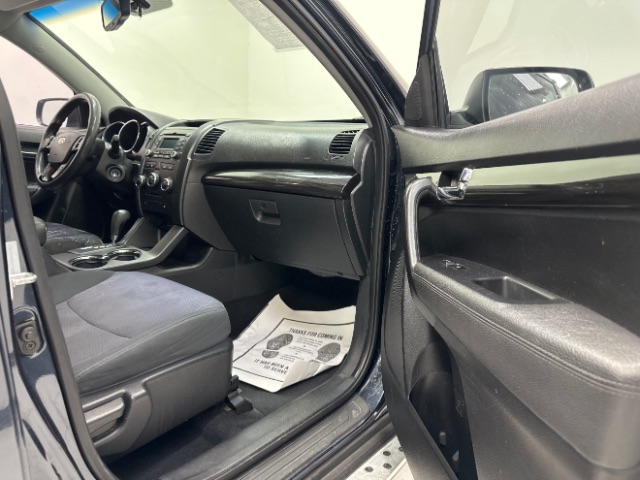 2012 Kia Sorento LX 2WD