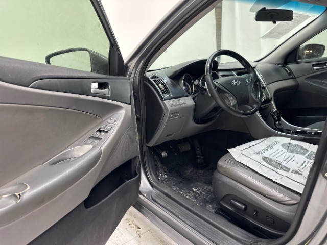 2011 hyundai sonata SE