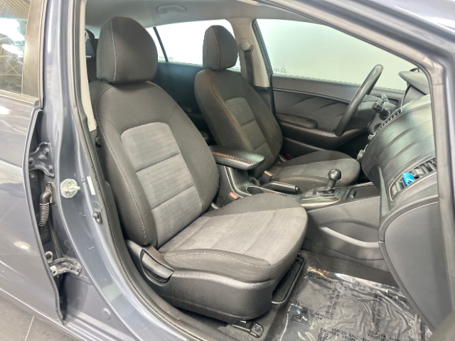 2016 Kia Forte 5-Door LX