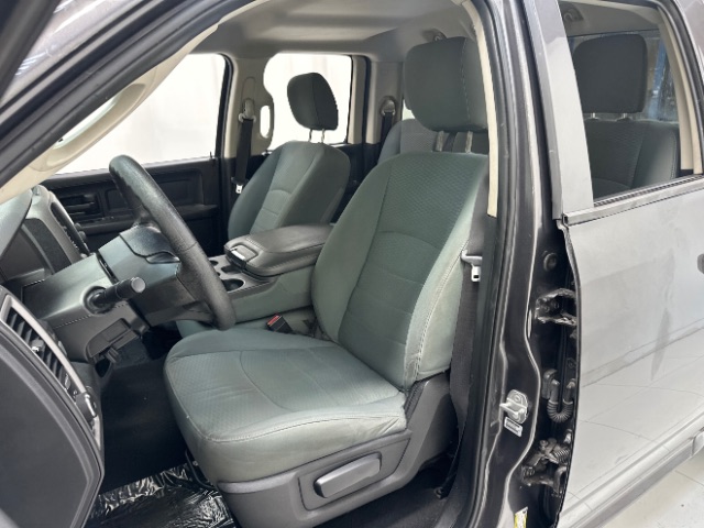 2017 Ram 1500 Express Quad Cab 4×4 6’4 Box