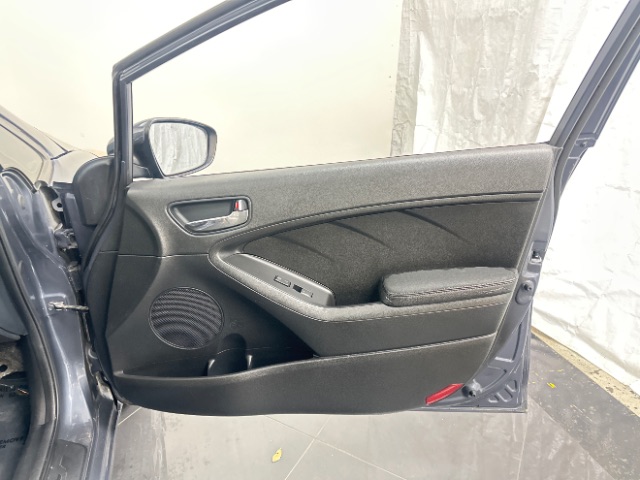 2016 Kia Forte 5-Door LX