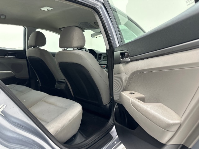 2017 Hyundai Elantra SE 6AT