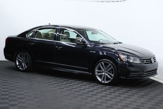 2017 Volkswagen Passat R-Line