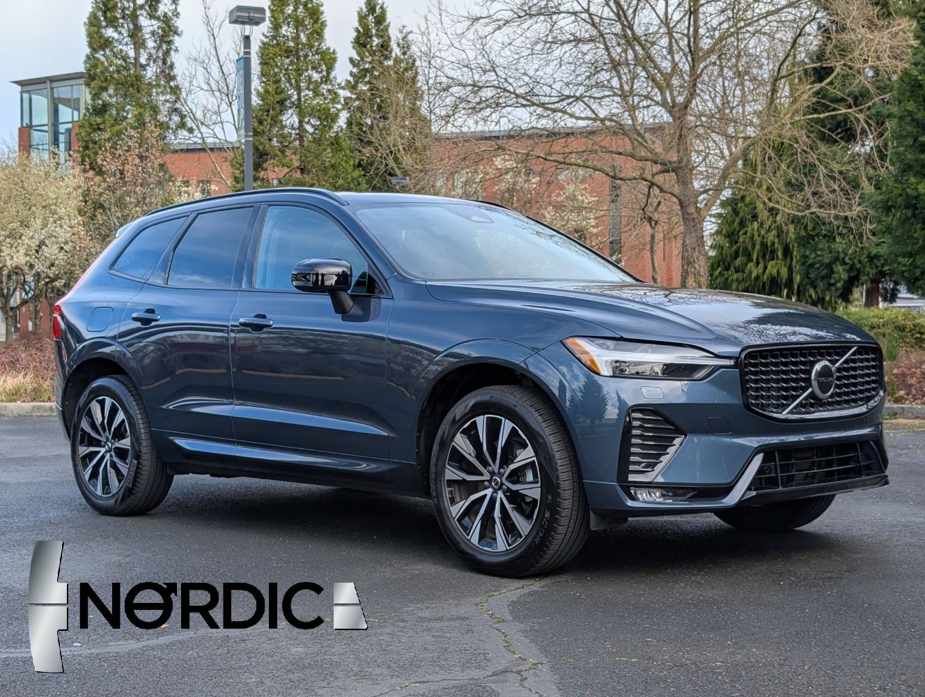 2025 Volvo XC60 B5 Core Dark Theme AWD