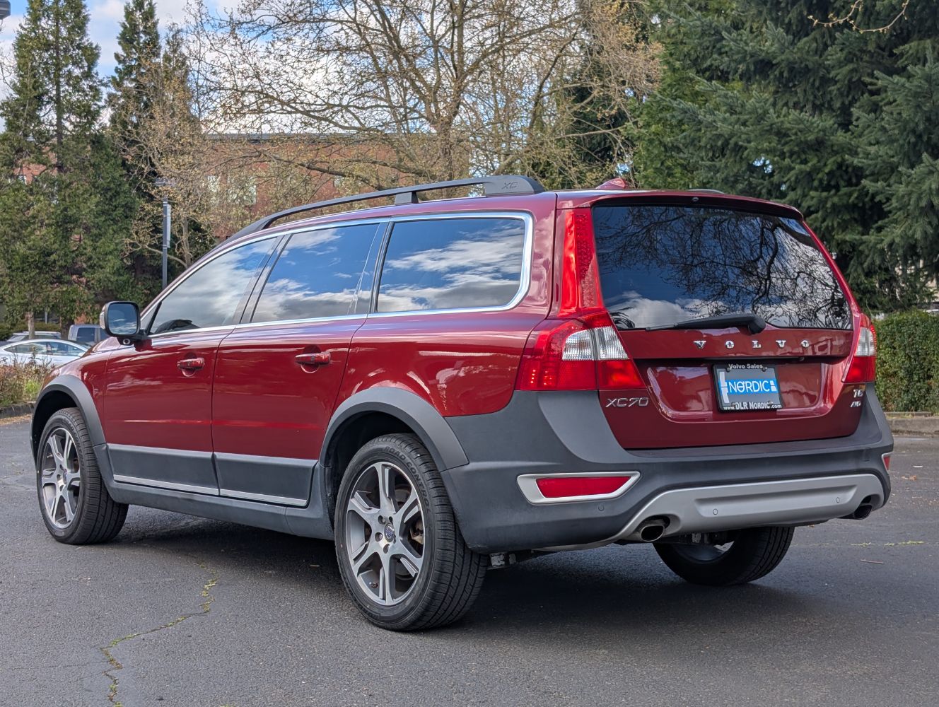 View vehicle photo 5