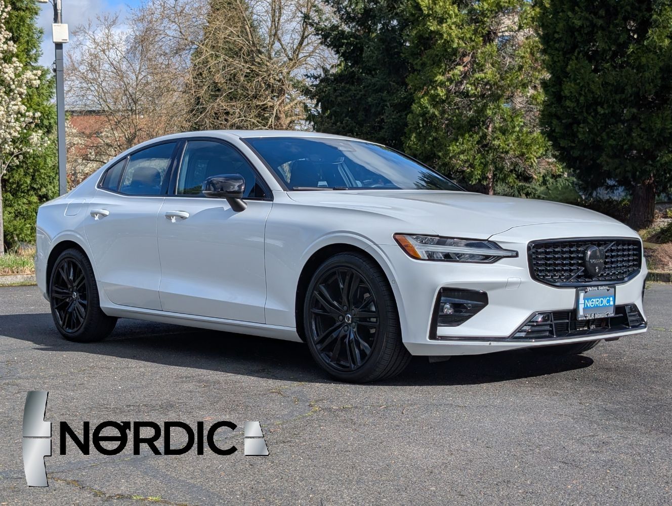 2024 Volvo S60 B5 Plus Black Edition FWD