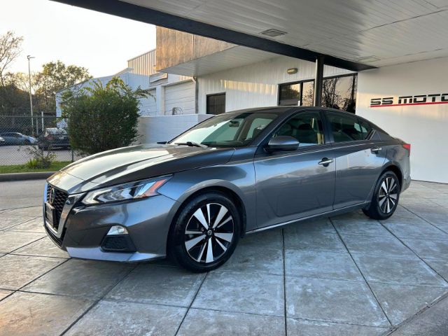 2022 Nissan Altima 2.5 SV FWD