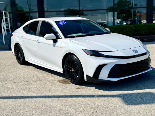 2025 Toyota Camry LE photo 4