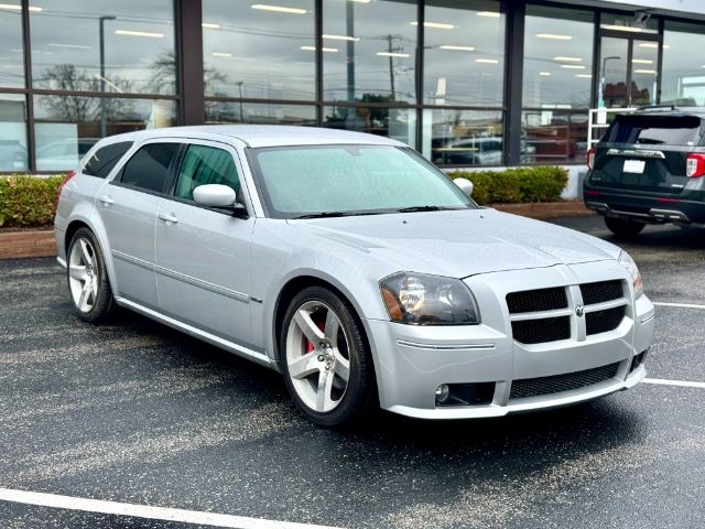Bright Silver Metallic Clearcoat 2006 Dodge Magnum SRT8 RWD Wagon Rear-Wheel Drive