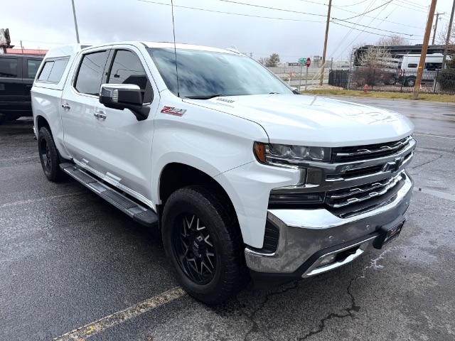 View vehicle photo 4