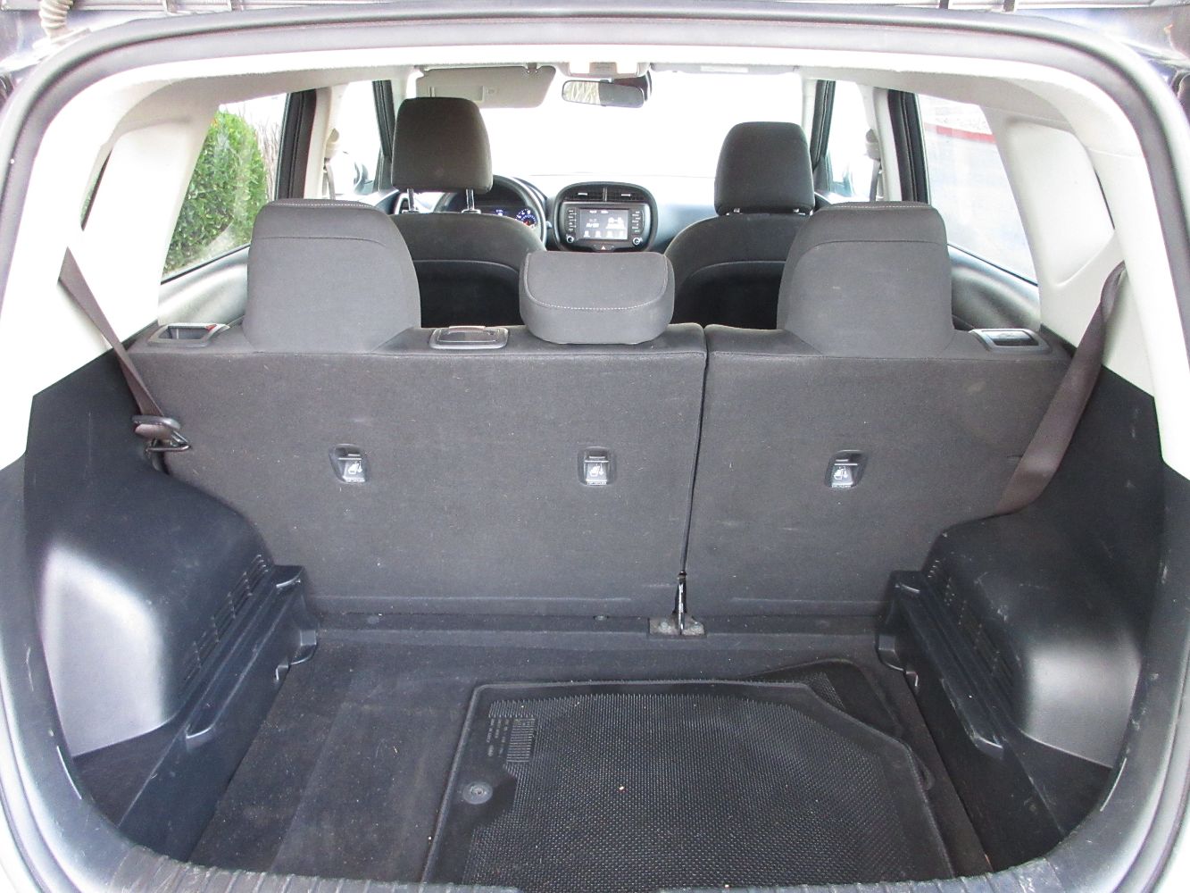 Car Image 10