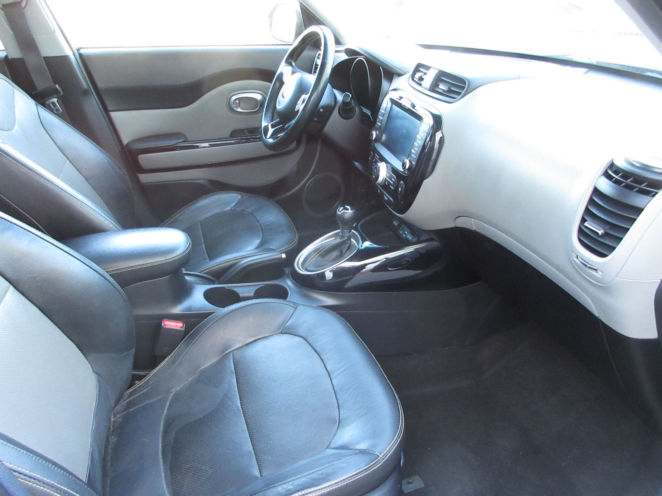 Car Image 10