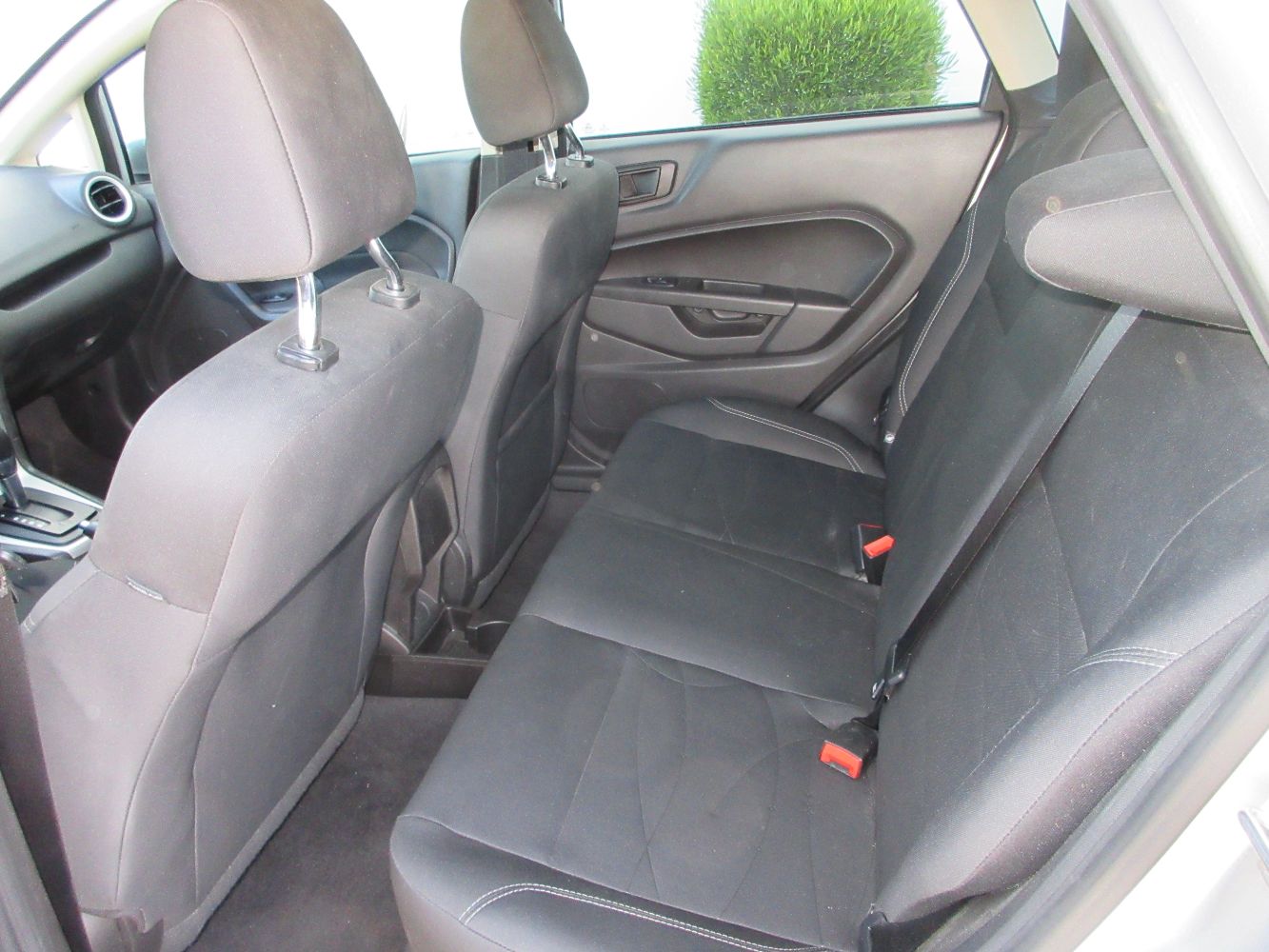 Car Image 9