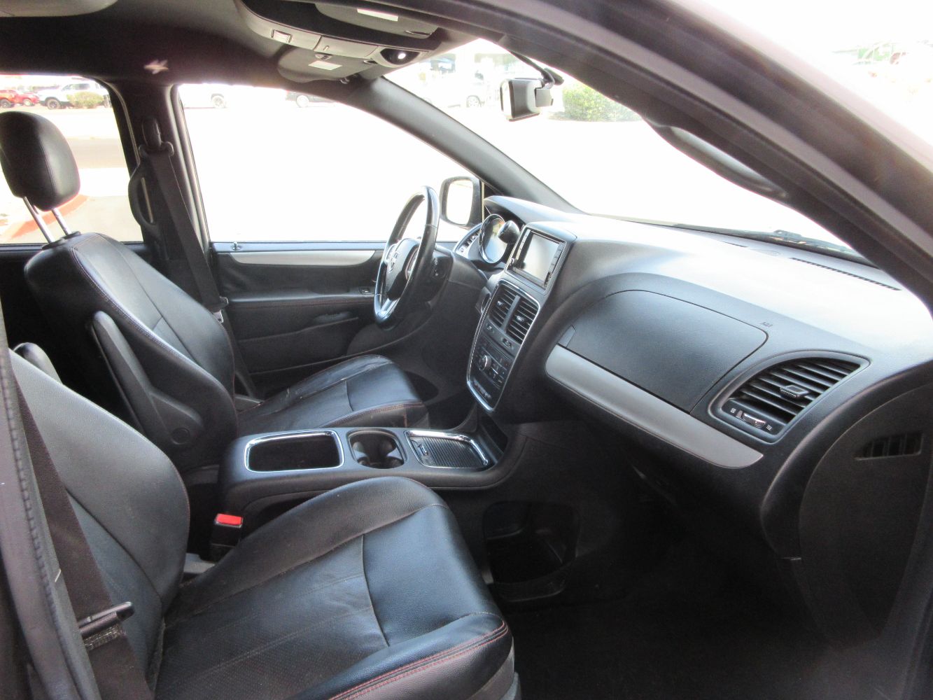 Car Image 9