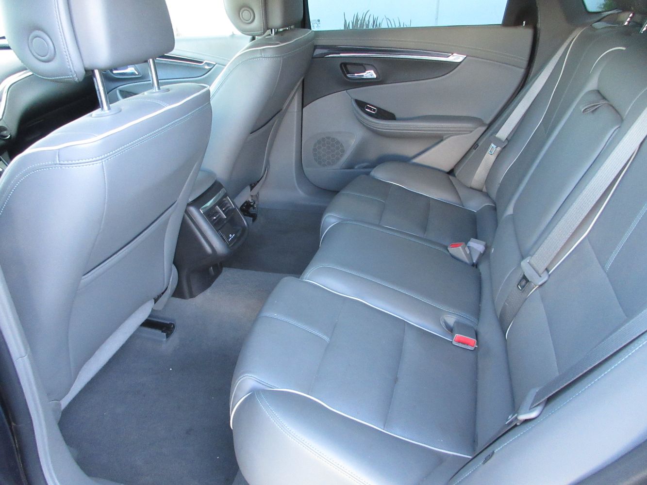 Car Image 9