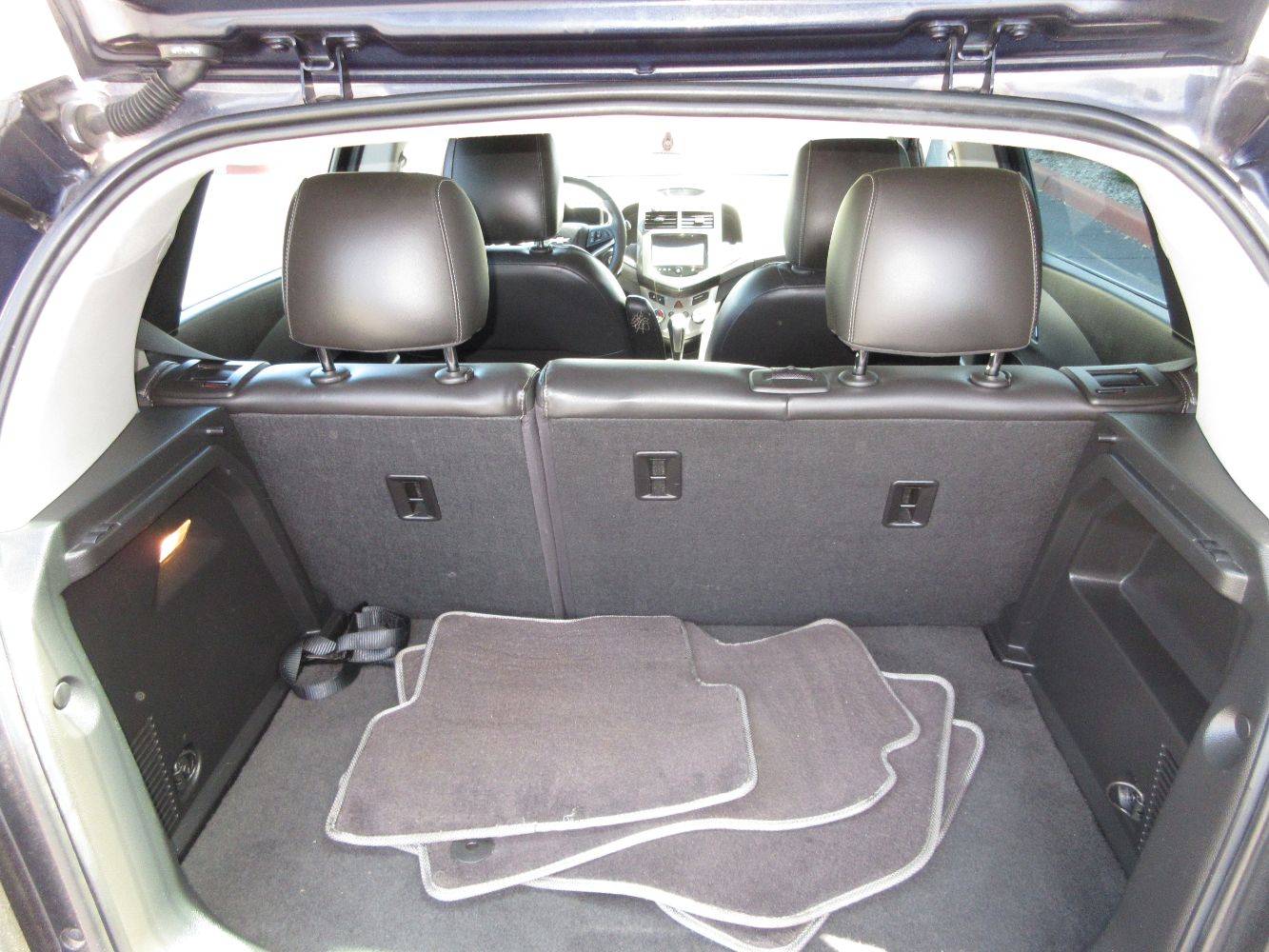 Car Image 10